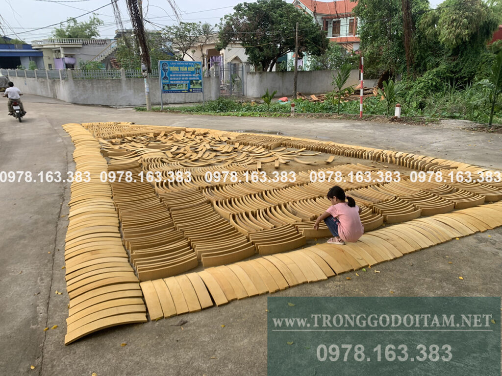 tang gỗ mít phơi nắng tạo độ dẻo dai để ghép trống