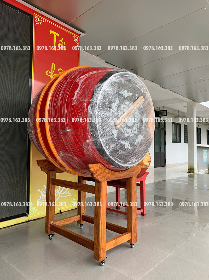 Trống trường học kích thước mặt 90 cao 1m2 giá đỡ gỗ lim