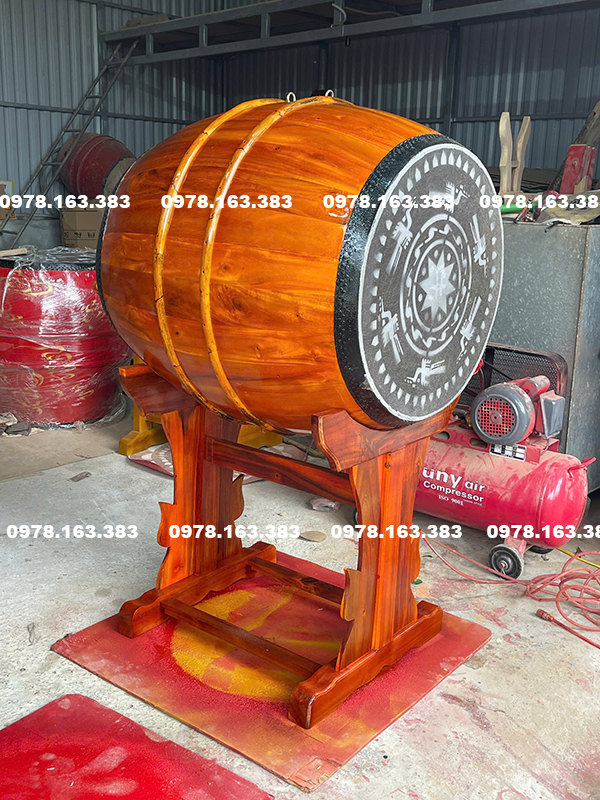 giá trống nhà thờ họ