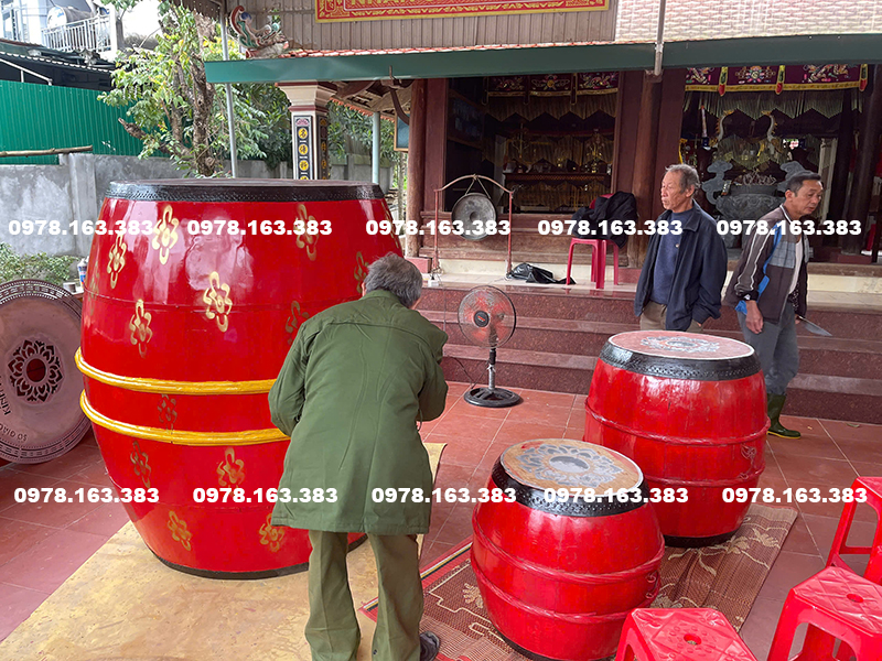 trống cúng nhà thờ