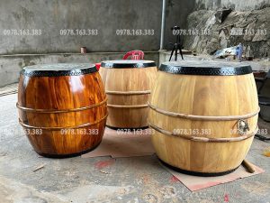 Trống đình để mộc